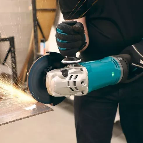 Угловая шлифовальная машина Makita GA7071X1 купить в Муравленко