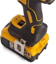 Аккумулят дрель DeWalt DСD 796P2-QW купить в Муравленко