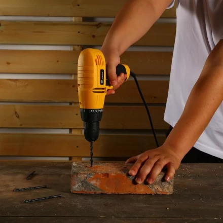 Дрель-шуруповерт сетевой DEKO DKSD500W, 063-4053 купить в Муравленко