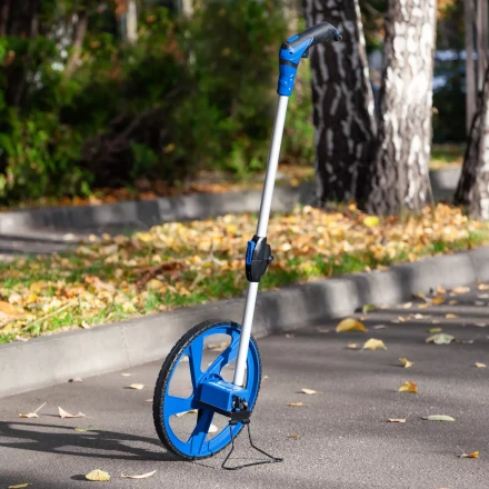 ЗУБР 0.1 - 9999 м, измерительное колесо, (курвиметр) со складной алюминиевой рукояткой, Профессионал (34880) купить в Муравленко