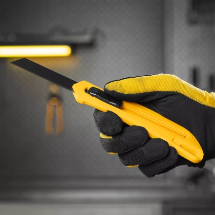 Нож Denzel, 18 мм, сменное лезвие, SK4, облегченный корпус, нажимной фиксатор, 78941 купить в Муравленко