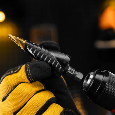 Сверло ступенчатое Denzel 723606, 4-6-8-10-12-14-16-18-20-22-24-26-28-30-32 мм, Р6М5, 6-гр. хвостовик купить в Муравленко