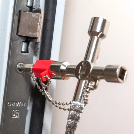 Ключ для электрошкафов КВТ КЭШ-5М с 5 профилями и битой «крест/шлиц» (84624) купить в Муравленко