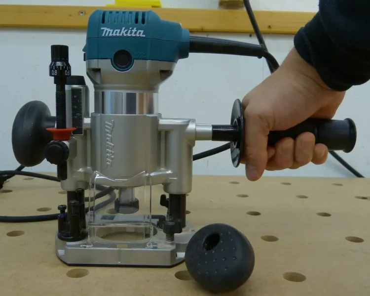 Фрезер Makita RT0700CX2 купить в Муравленко