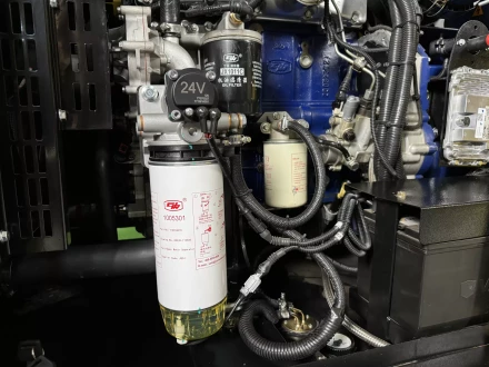 Дизельный генератор Vektor AD-100Y-T400 в шумозащитном кожухе с АВР купить в Муравленко