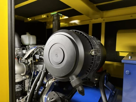 Дизельный генератор Vektor AD-100Y-T400 в шумозащитном кожухе с АВР купить в Муравленко