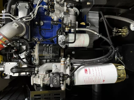 Дизельный генератор Vektor AD-120Y-T400 в шумозащитном кожухе купить в Муравленко