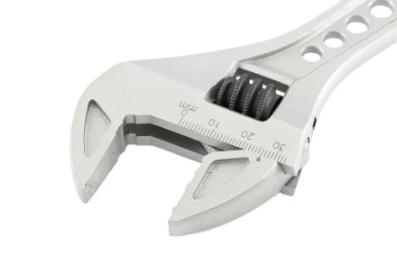 Ключ разводной 250 мм CrV двухкомпонентная ручка GROSS 15562 купить в Муравленко