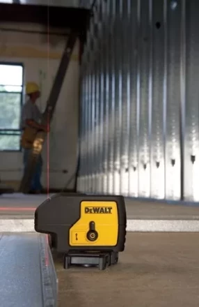 Лазерный нивелир DeWalt DW 083 К купить в Муравленко
