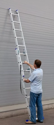 Лестница ЗУБР универсальная, двухсекционная со стабилизатором, 8 ступеней 38821-08 купить в Муравленко