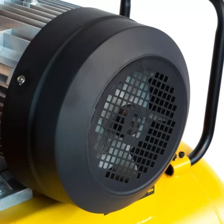 Компрессор воздушный, ременный привод BCI4000-T/200, 4.0 кВт, 200 литров, 690 л/мин Denzel 58124 купить в Муравленко