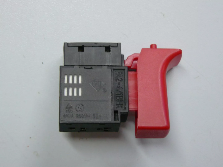 Выключатель FA2-4/1 BEK 4(4)A 250V~ 5E4 V000-000-677 купить в Муравленко