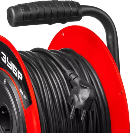 Удлинитель на катушке &quot;ПВС 307&quot;, 40 м, 2500 Вт, 4 гнезда, ПВС 3х0,75 кв мм, ЗУБР 55083-40 купить в Муравленко