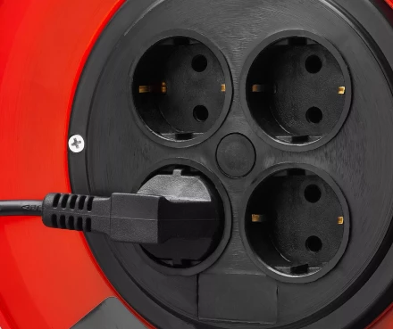 Удлинитель на катушке &quot;ПВС 307&quot;, 40 м, 2500 Вт, 4 гнезда, ПВС 3х0,75 кв мм, ЗУБР 55083-40 купить в Муравленко